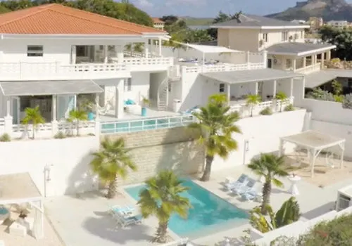 Champartments Resort - Villa & Appartementen Dom Perignon Willemstad